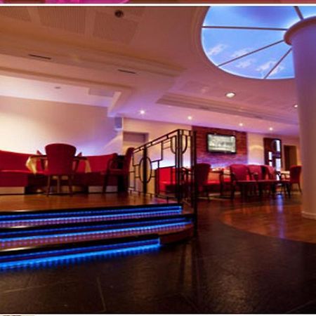 Logis Hotels - Hotel Restaurant L Enclos Donneville Екстер'єр фото