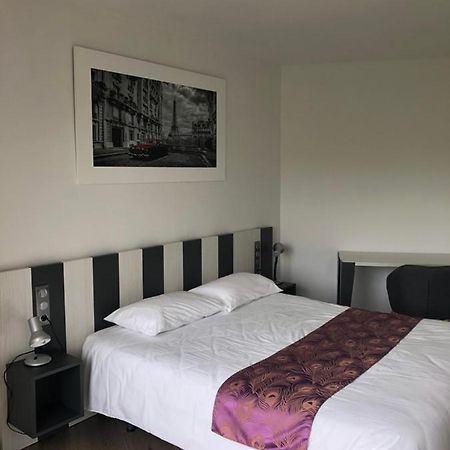 Logis Hotels - Hotel Restaurant L Enclos Donneville Екстер'єр фото