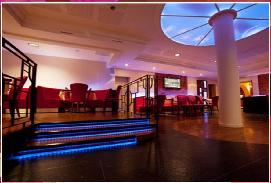 Logis Hotels - Hotel Restaurant L Enclos Donneville Екстер'єр фото