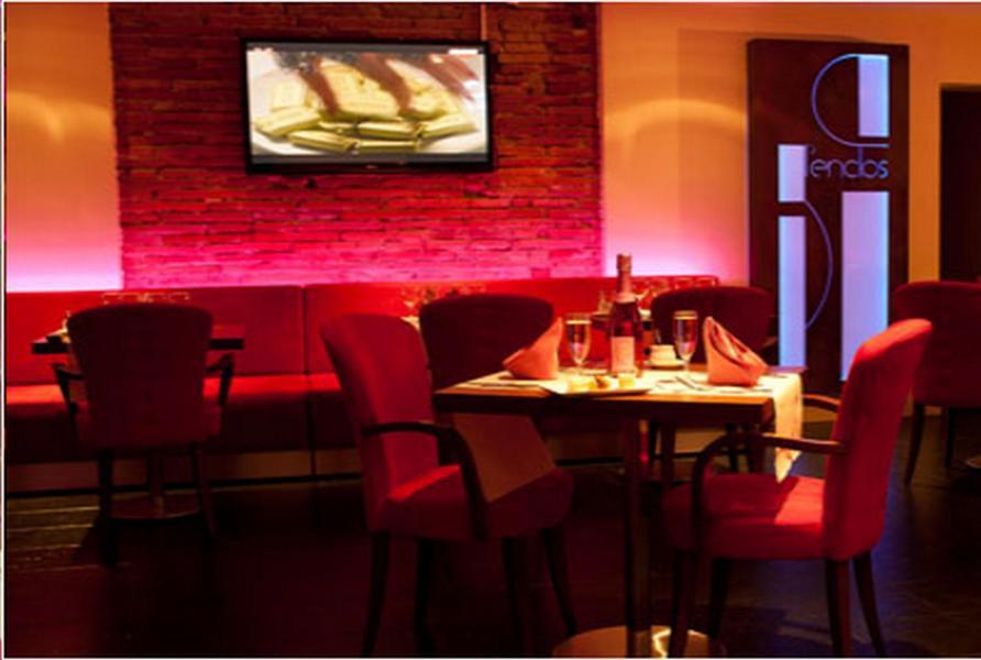 Logis Hotels - Hotel Restaurant L Enclos Donneville Екстер'єр фото