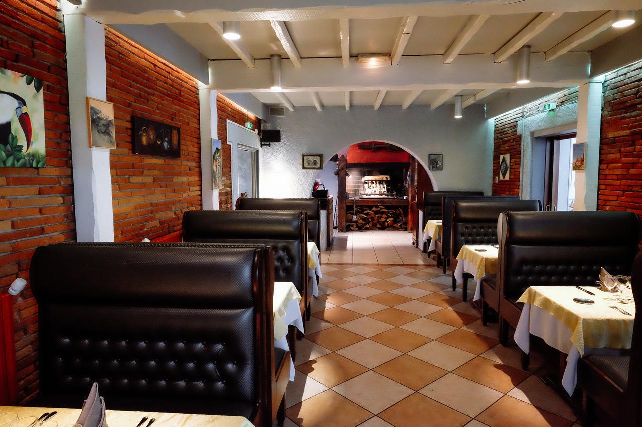 Logis Hotels - Hotel Restaurant L Enclos Donneville Екстер'єр фото